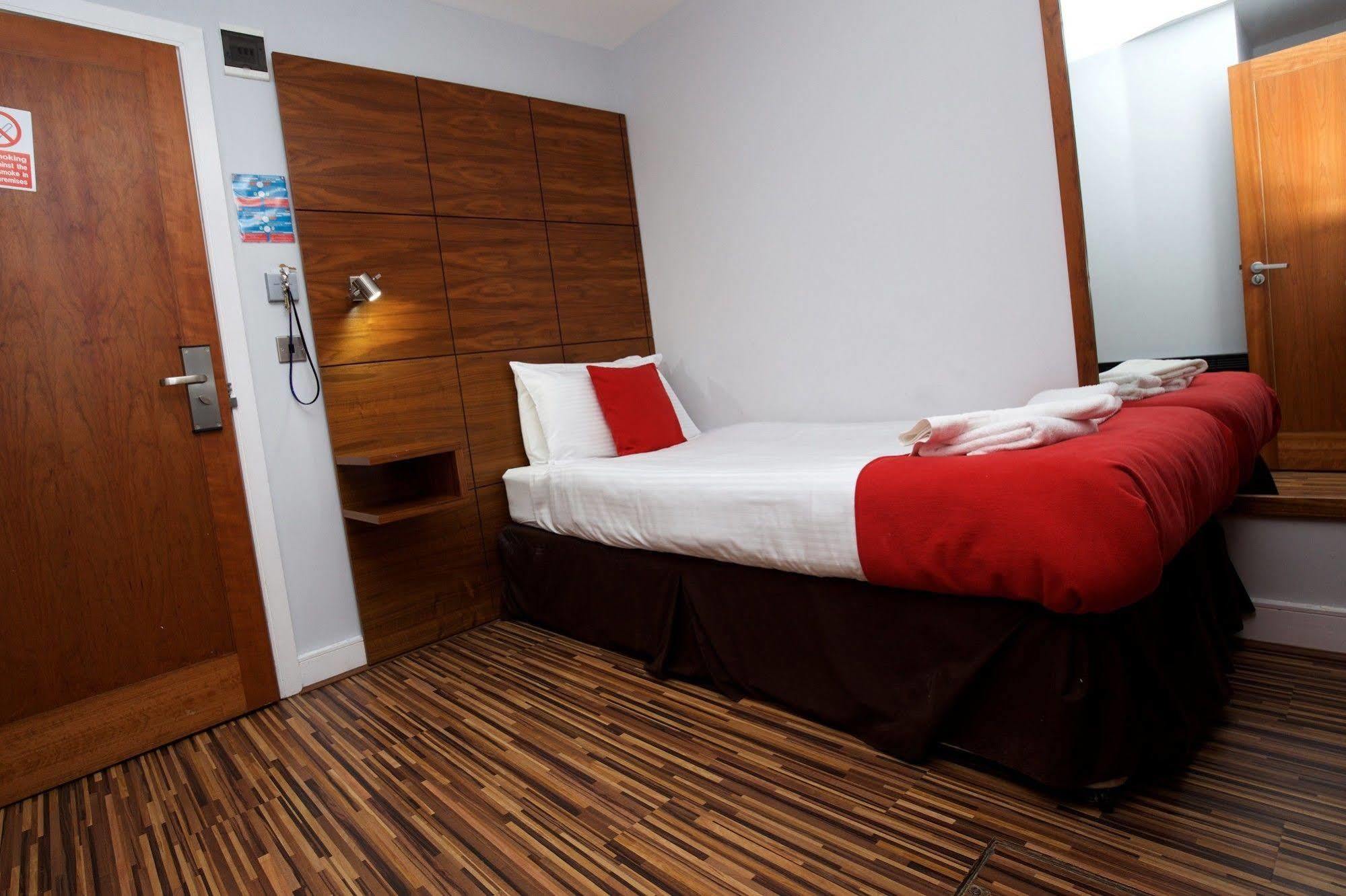 Cocoon @ International Inn + Apartments Liverpool Exteriör bild